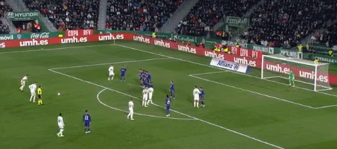 记者：道格拉斯-路易斯不愿加盟费内巴切，更愿意重返英超